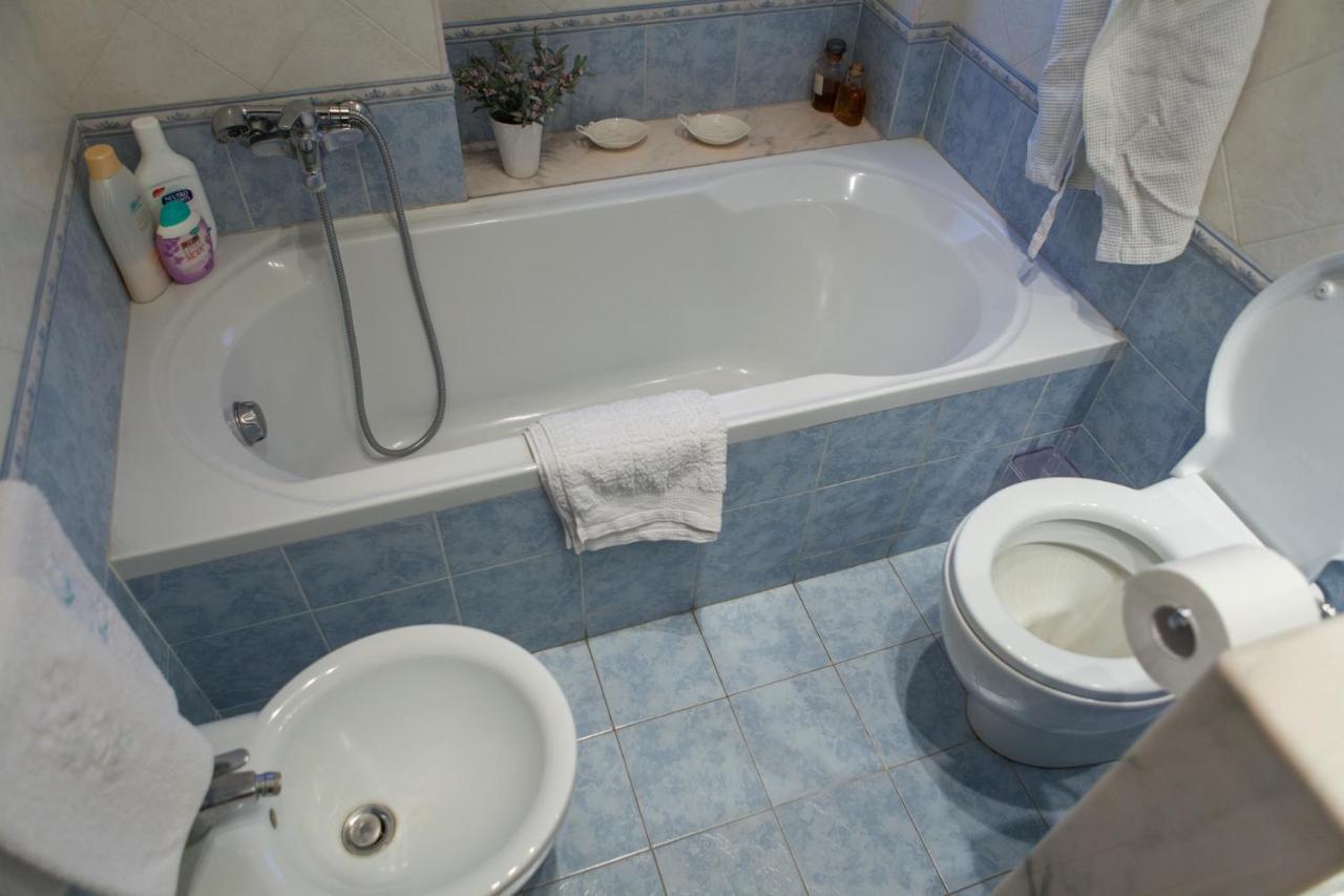 Bed and Breakfast Un Tuffo Nella Baia Di Capomulini Acireale Exterior foto